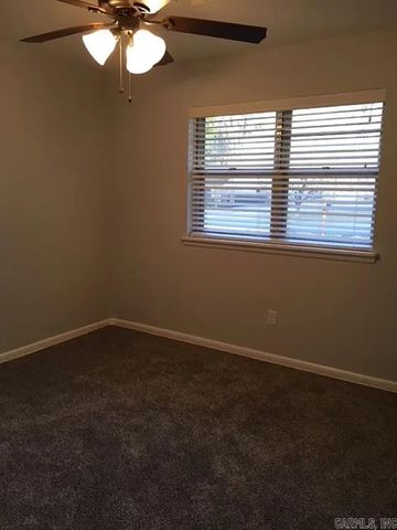 404 Parkway Avenue, White Hall, AR 71602