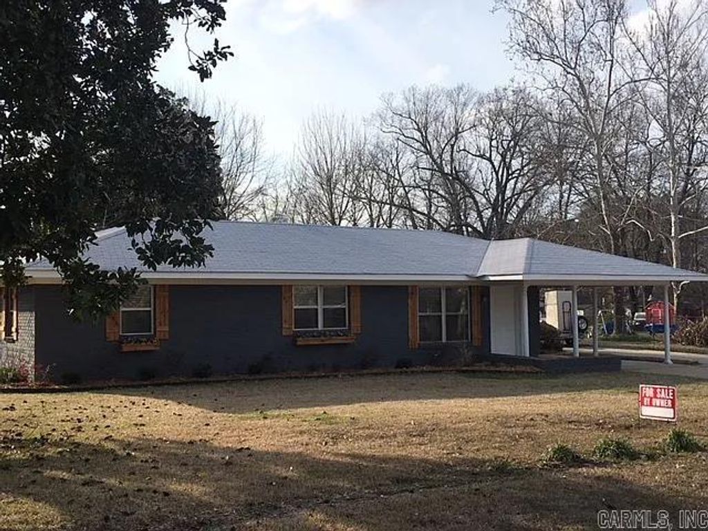 404 Parkway Avenue, White Hall, AR 71602