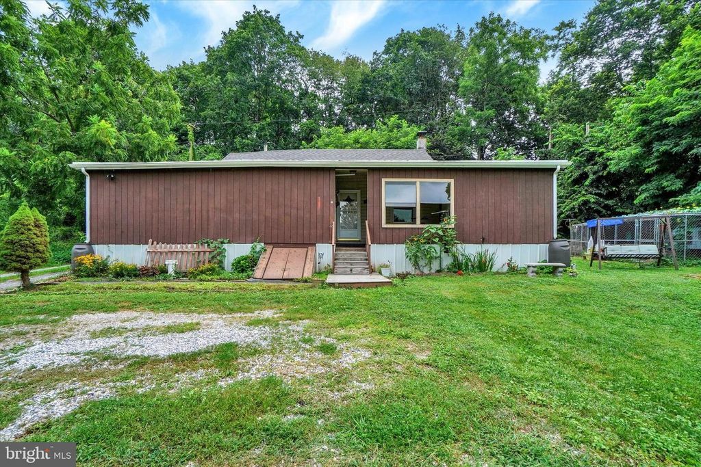 1655 CONEWAGO CREEK RD, Manchester, PA 17345