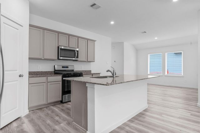 1030 Garnet Rain Drive, Beasley, TX 77417