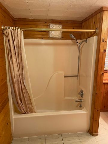 742 Lakeview Drive, Harrison, MI 48625