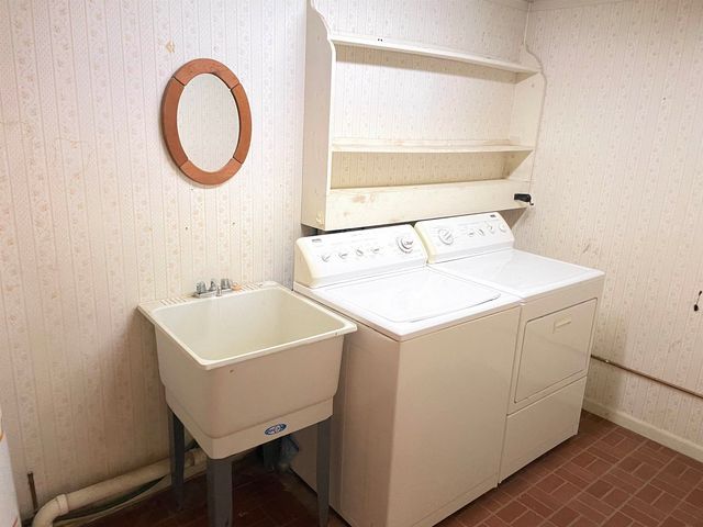 742 Lakeview Drive, Harrison, MI 48625