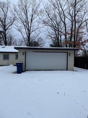 742 Lakeview Drive, Harrison, MI 48625