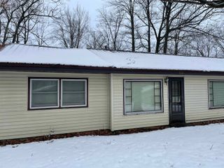 742 Lakeview Drive, Harrison, MI 48625