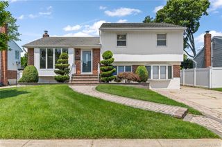 3951 Bernice Road, Seaford, NY 11783