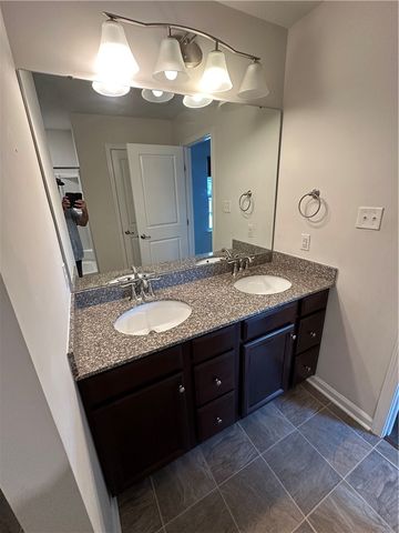 2932 E Pinnacle Dr, South Fayette, PA 15057