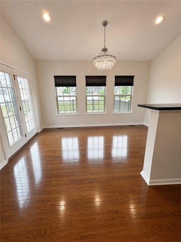 2932 E Pinnacle Dr, South Fayette, PA 15057