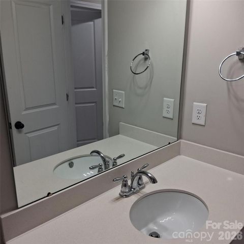 4213 Stoneygreen Lane, Charlotte, NC 28215