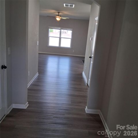 4213 Stoneygreen Lane, Charlotte, NC 28215