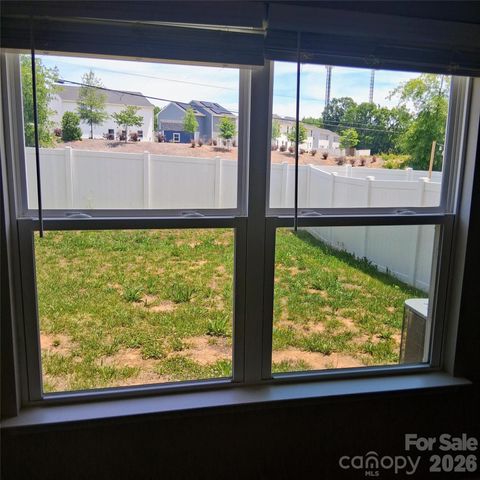 4213 Stoneygreen Lane, Charlotte, NC 28215