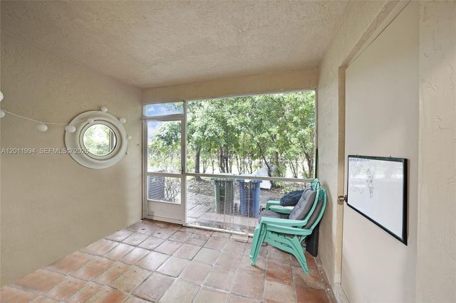 29 Simonton Cir 29, Weston, FL 33326
