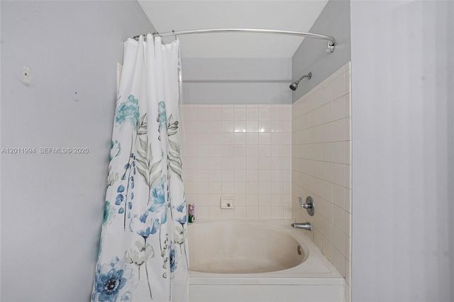 29 Simonton Cir 29, Weston, FL 33326