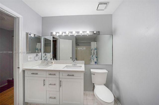 29 Simonton Cir 29, Weston, FL 33326