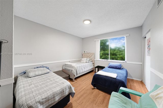 29 Simonton Cir 29, Weston, FL 33326