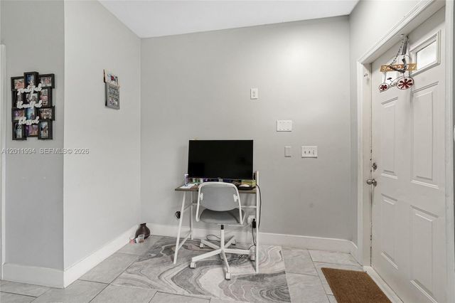 29 Simonton Cir 29, Weston, FL 33326
