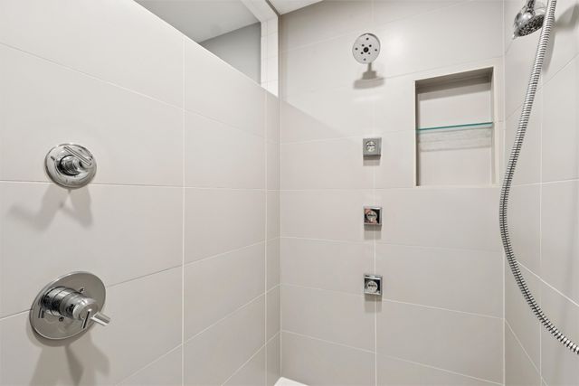 7059 Coburn Lane, Johnston, IA 50131