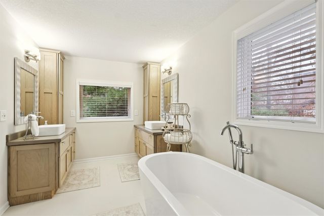 7059 Coburn Lane, Johnston, IA 50131