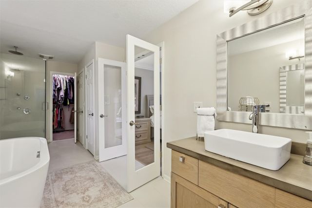 7059 Coburn Lane, Johnston, IA 50131