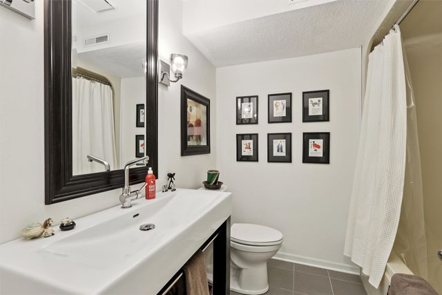 7059 Coburn Lane, Johnston, IA 50131