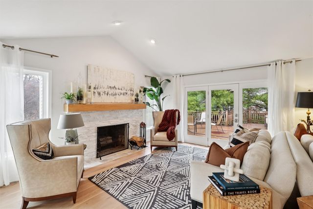 7059 Coburn Lane, Johnston, IA 50131