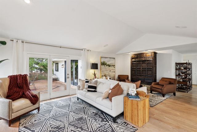 7059 Coburn Lane, Johnston, IA 50131