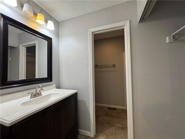 1014 Millerton Drive, Centerville, OH 45459