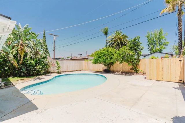 7114 Cantaloupe Avenue, Van Nuys, CA 91405