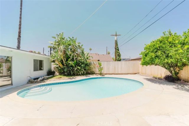 7114 Cantaloupe Avenue, Van Nuys, CA 91405