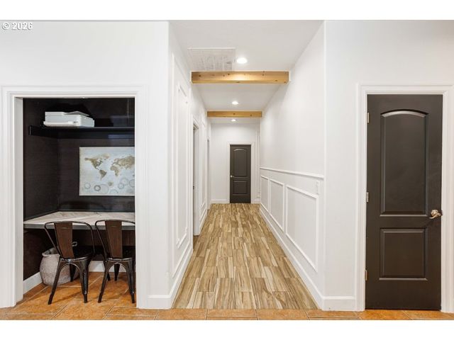 525 E 17TH Cir, La Center, WA 98629