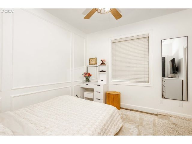 525 E 17TH Cir, La Center, WA 98629