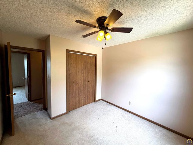 2514 SW Maxfield RD, Topeka, KS 66614
