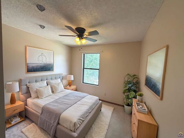 2514 SW Maxfield RD, Topeka, KS 66614