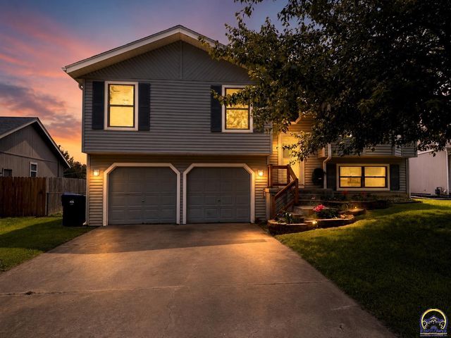 2514 SW Maxfield RD, Topeka, KS 66614