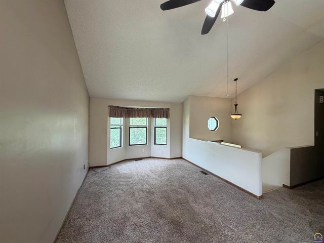2514 SW Maxfield RD, Topeka, KS 66614