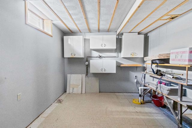 120 6TH AVE, Newcastle, WY 82701