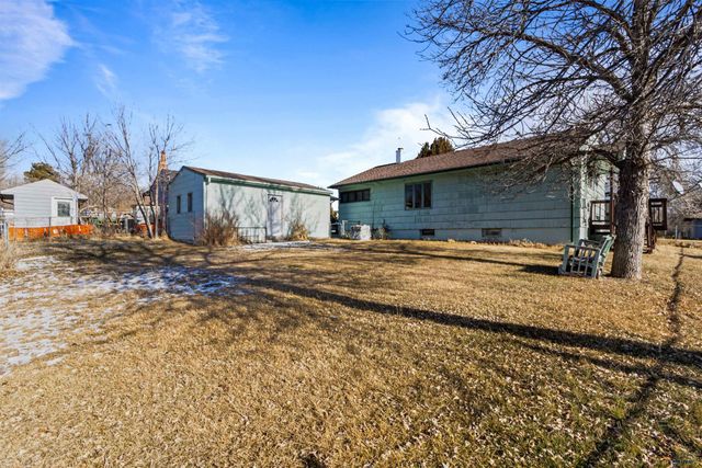 120 6TH AVE, Newcastle, WY 82701
