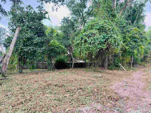 4891 Creighton Rd, Pensacola, FL 32504