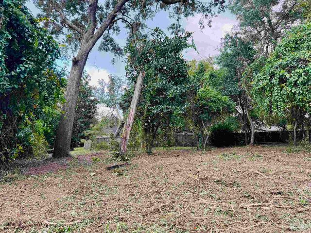 4891 Creighton Rd, Pensacola, FL 32504