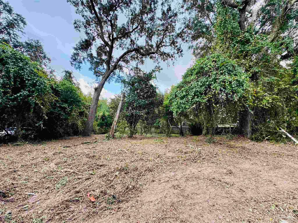 4891 Creighton Rd, Pensacola, FL 32504