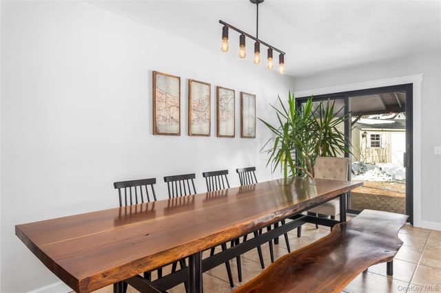 17 Meroke Lane, Rocky Point, NY 11778