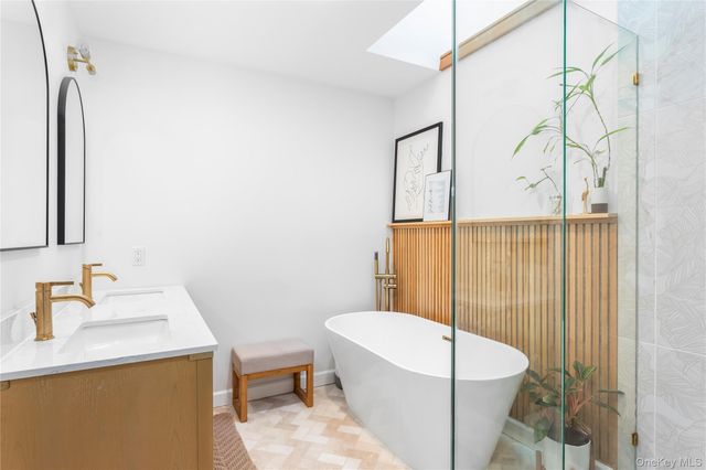 17 Meroke Lane, Rocky Point, NY 11778