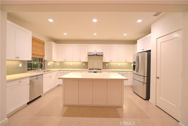 105 Holly Spgs, Irvine, CA 92618