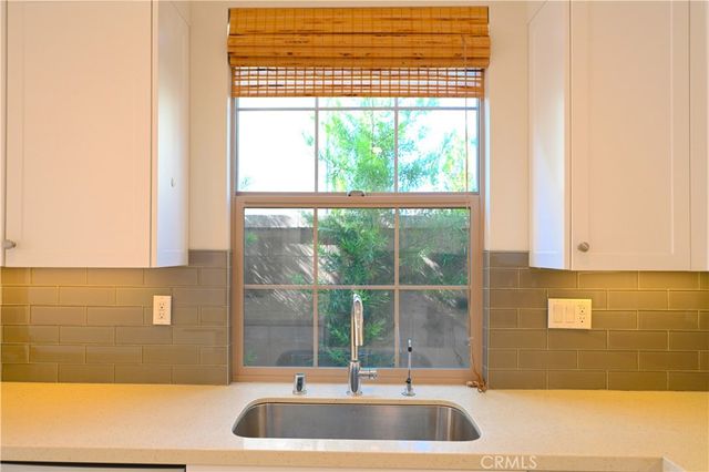 105 Holly Spgs, Irvine, CA 92618