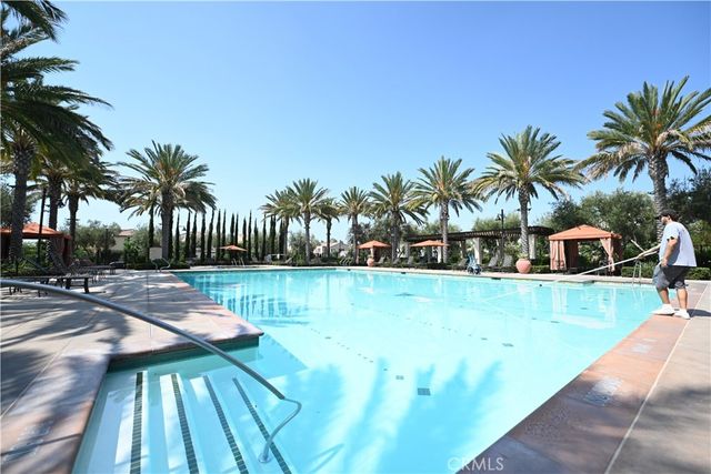 105 Holly Spgs, Irvine, CA 92618