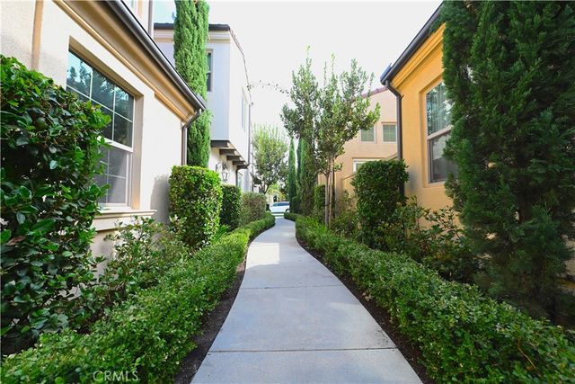 105 Holly Spgs, Irvine, CA 92618