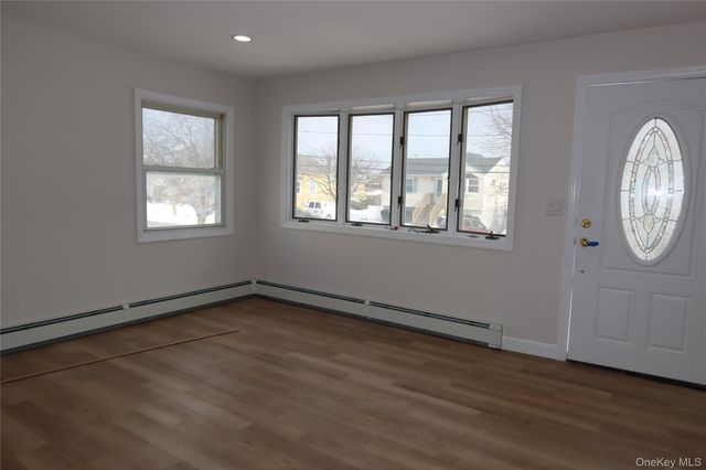 93 4th Avenue, East Rockaway, NY 11518