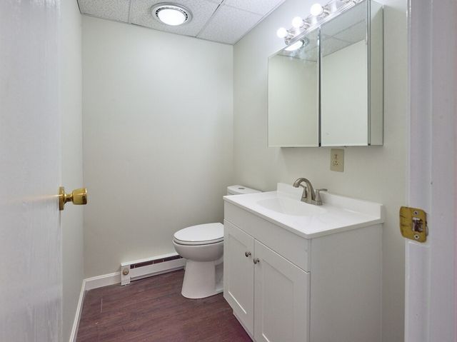 270 Sunderland Rd 40, Worcester, MA 01604