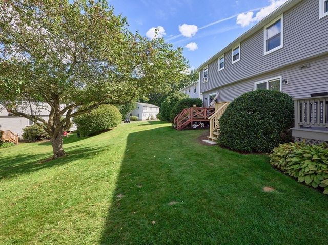 270 Sunderland Rd 40, Worcester, MA 01604