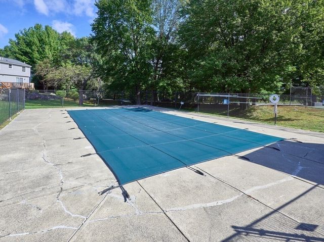 270 Sunderland Rd 40, Worcester, MA 01604