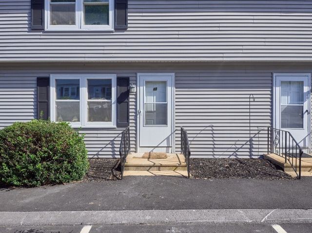 270 Sunderland Rd 40, Worcester, MA 01604